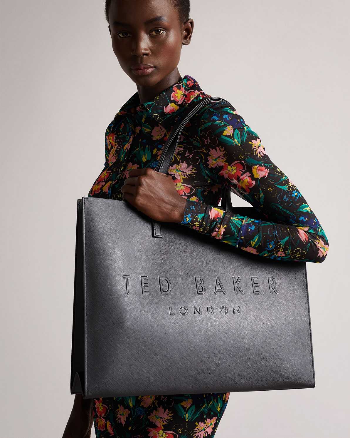 Black Women Ted Baker Sukicon Large Icon Bags | T-296054